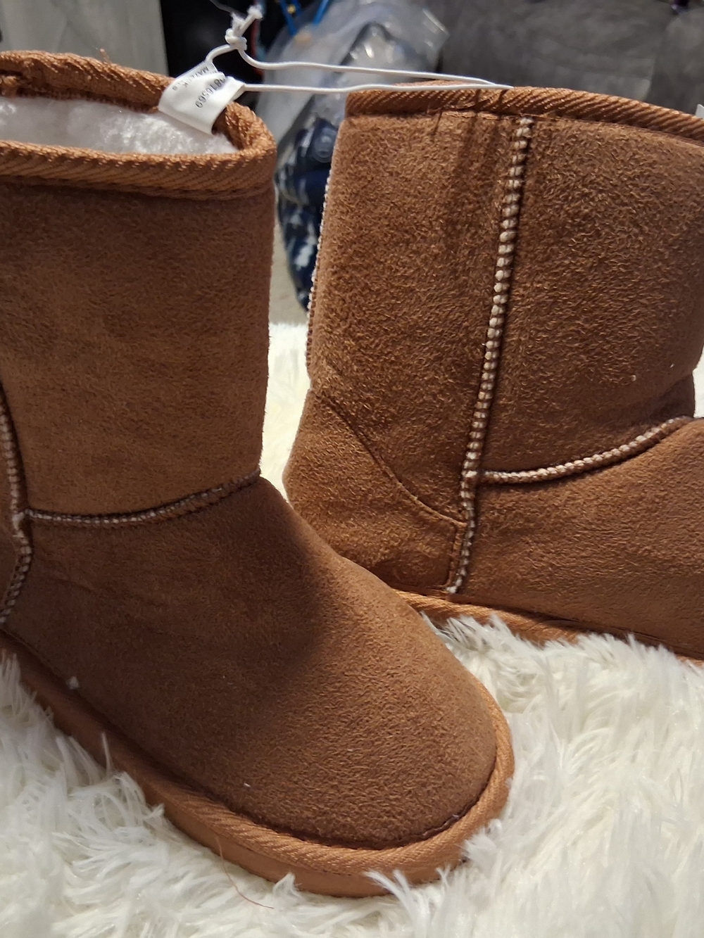 Classic Children Size 1 Chestnut Suede Shearling Lined Ankle Boots
